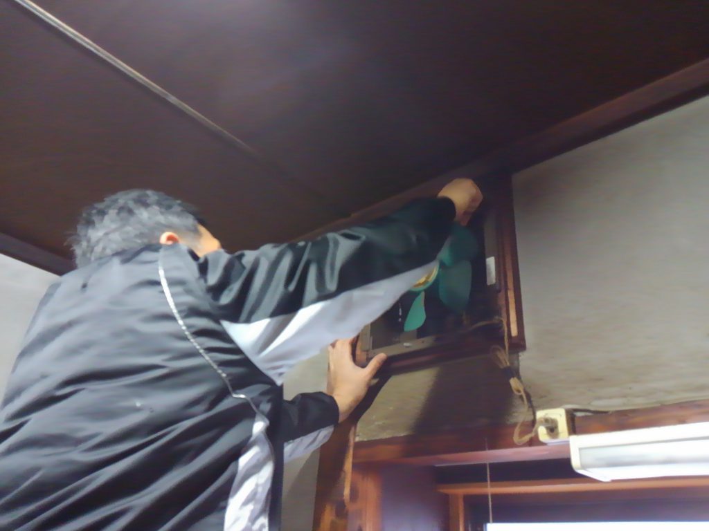 駿河区のお客様から換気扇の取り換えのご依頼がありました