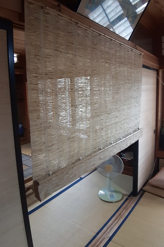 簾です。上品で涼しげです